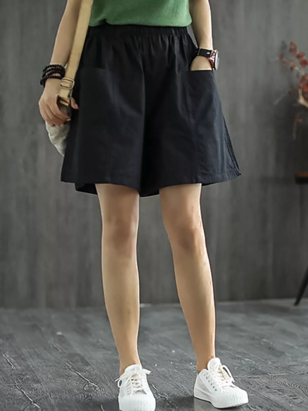 Elastic Waist Casual Shorts