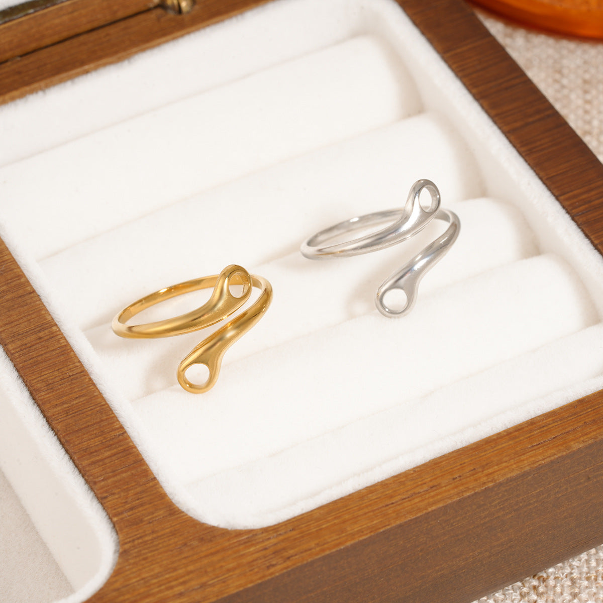 Women Hollow Design Stainless Steel Open Ring, European American Style 18K Gold Plated, High End Commuter Finger Jewelry