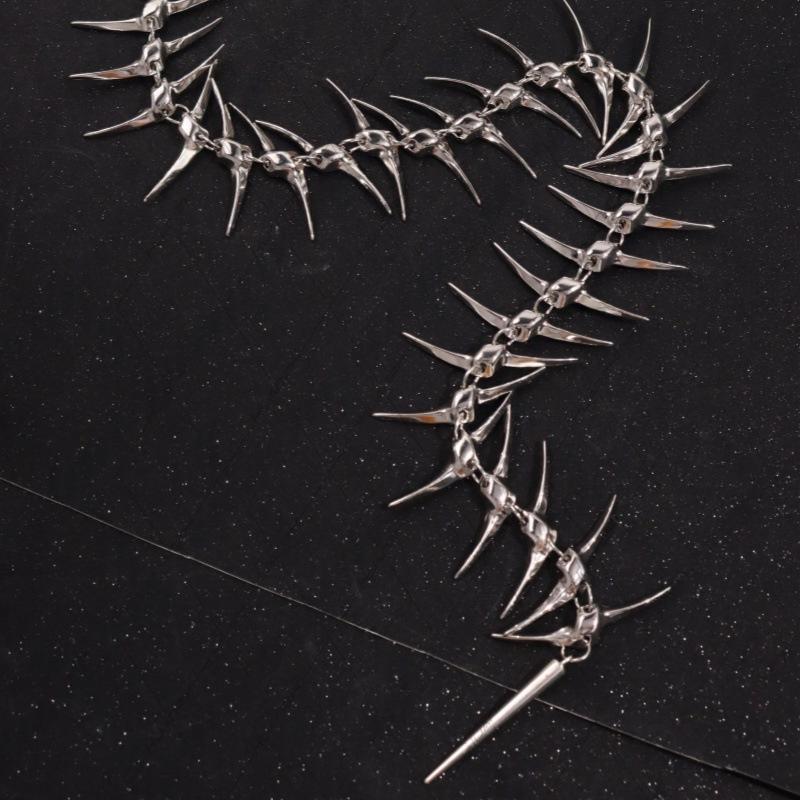 Spine-bone Beauty-back Pendant Necklace