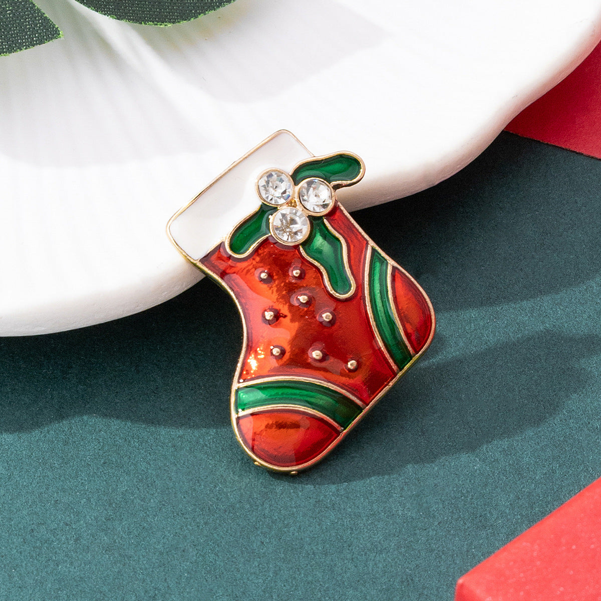 European And American Cross-Border Exquisite Enamel Christmas Series Brooches Christmas Flower Bells Reindeer Brooches Wholesale From Manufacturers