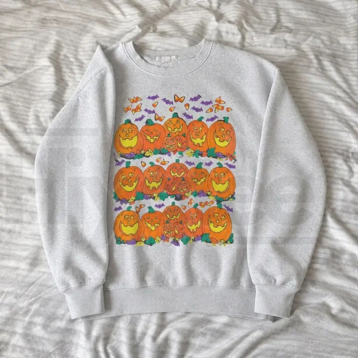 Halloween Pumpkin Graphic Sweatshirt – Cute Spooky Autumn Crewneck, Unisex Fall Pullover