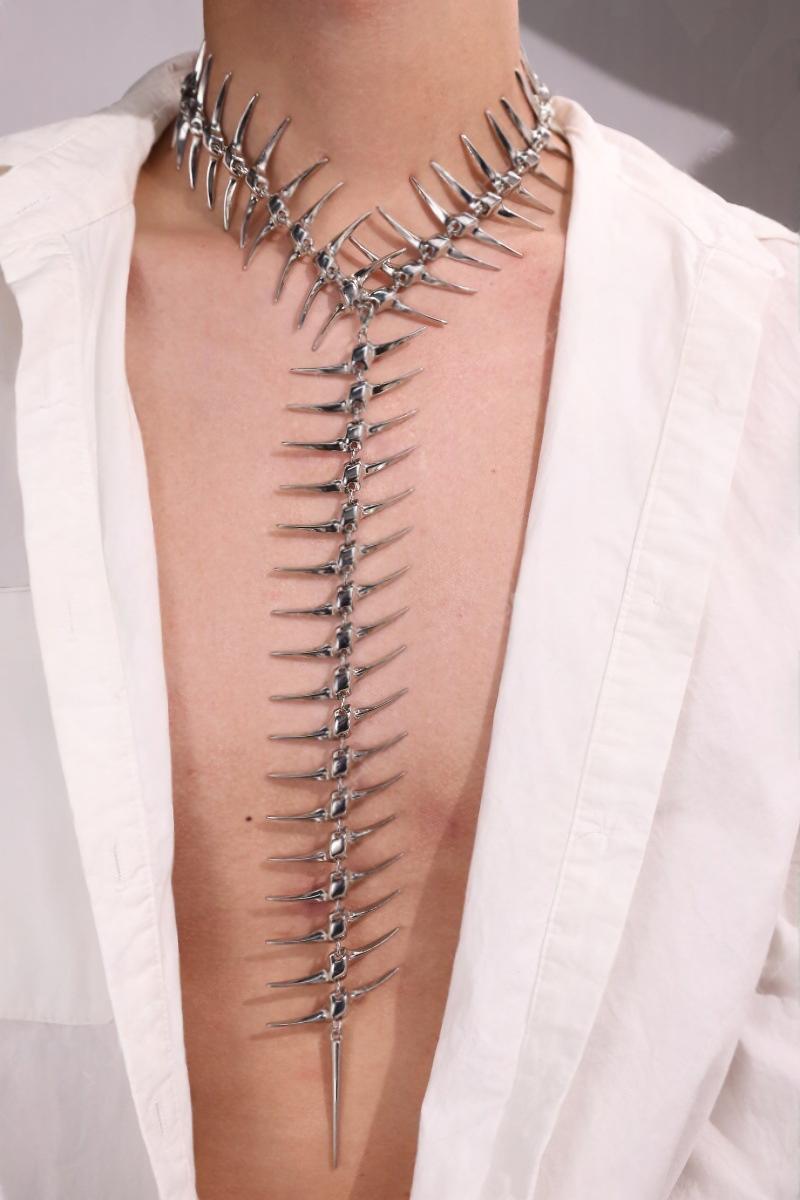 Spine-bone Beauty-back Pendant Necklace