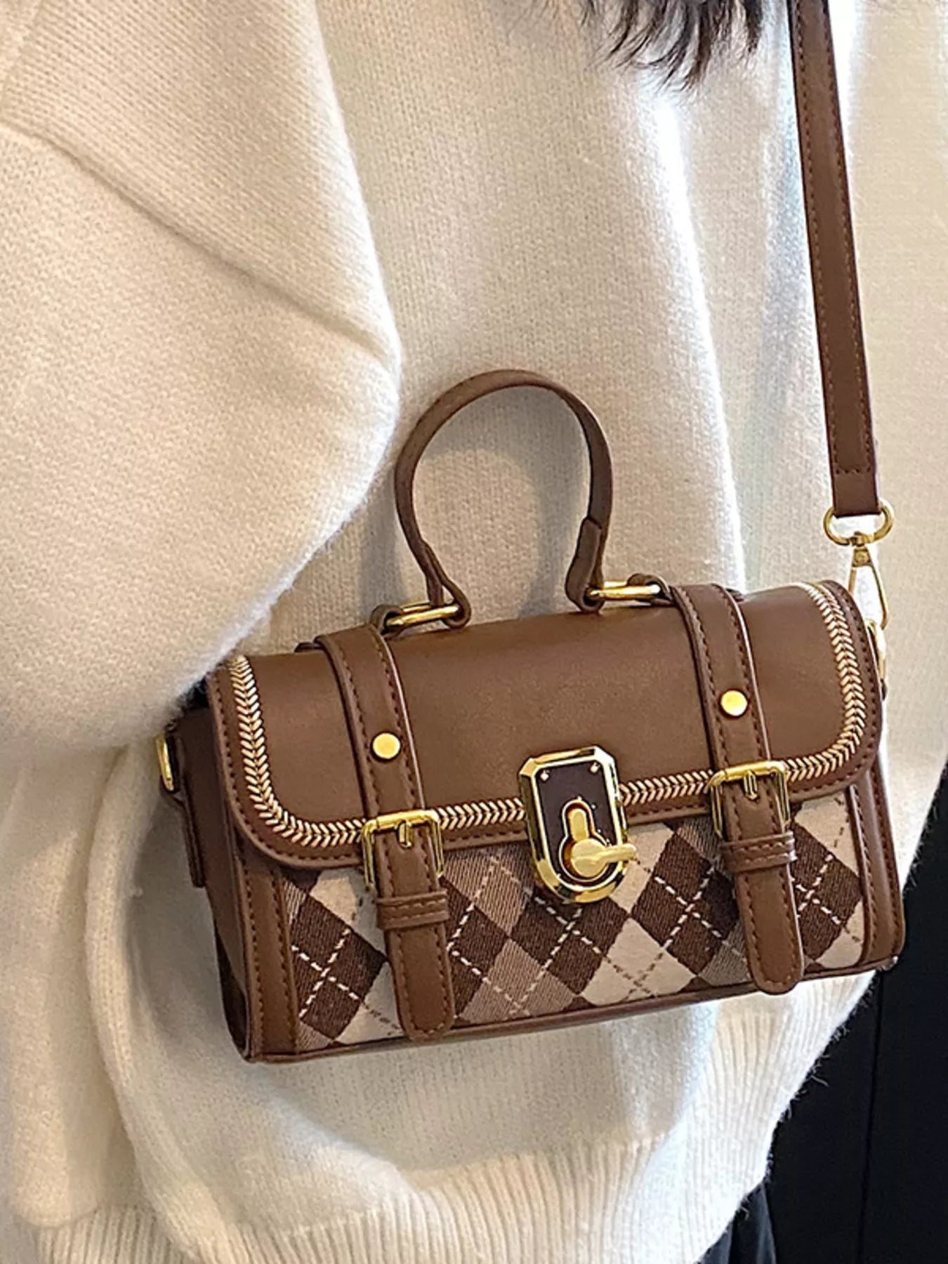 Argyle Pattern Flap Crossbody Bag