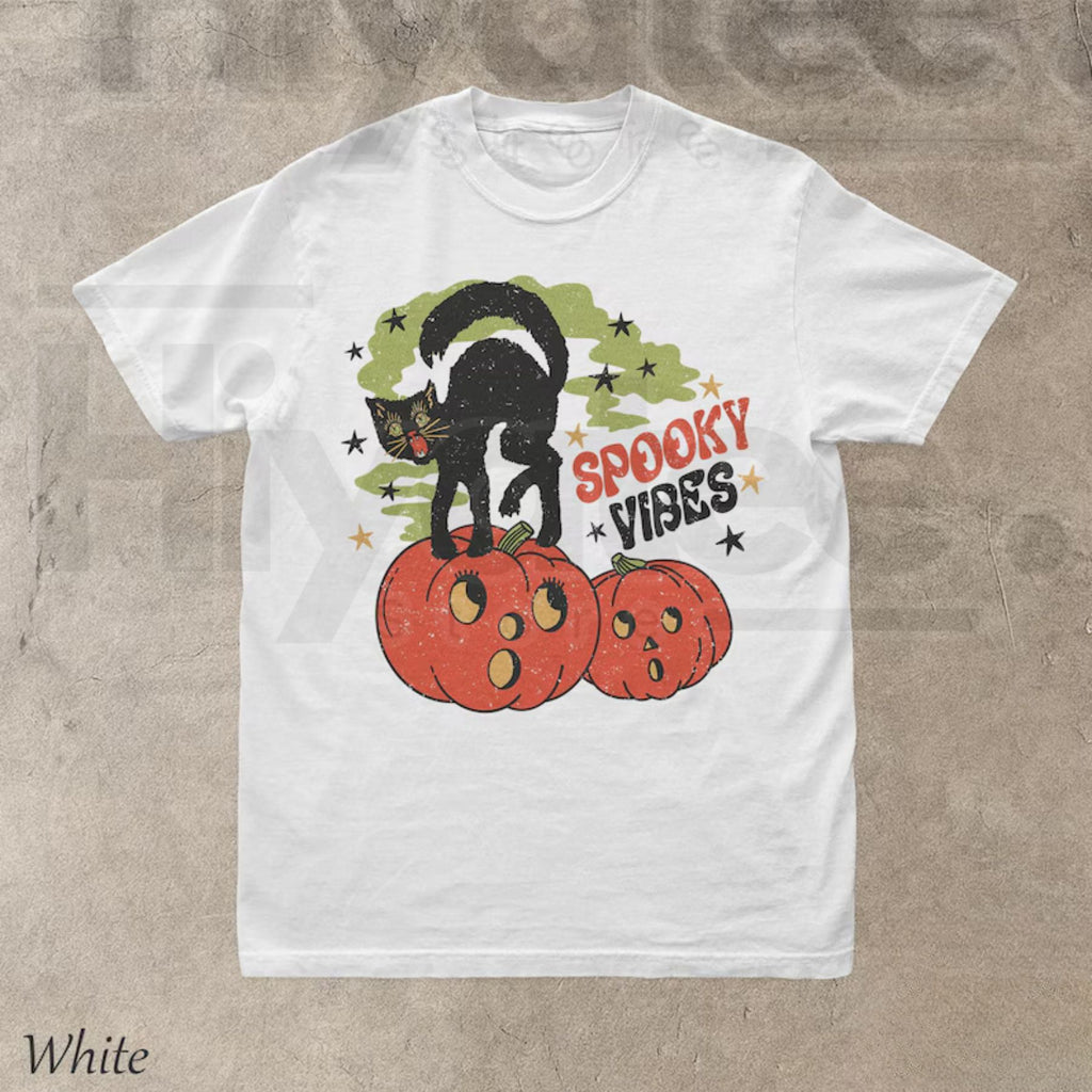 80s Vintage Inspired Halloween Cat Mom T-Shirt – Retro Pumpkin Spooky Season Tee