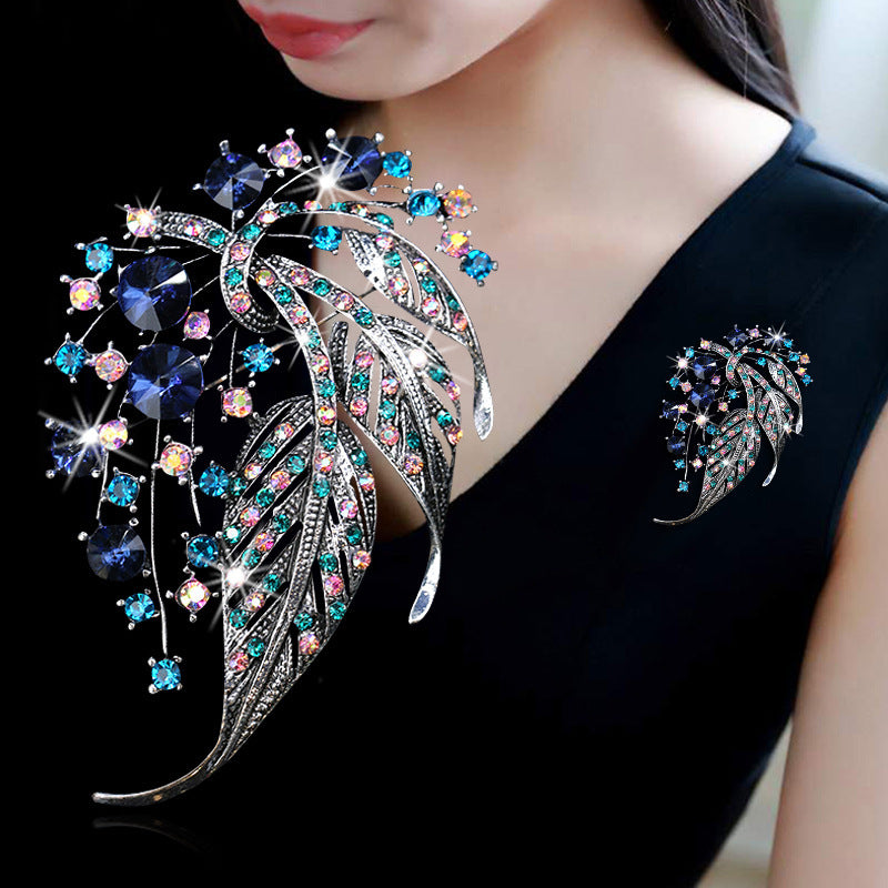 Multicolor Hollow-Out Leaf Brooch For WomenElegant And Striking