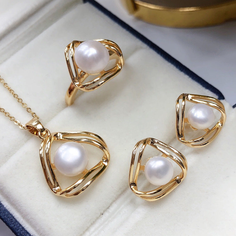 Simple And Exquisite Freshwater Pearl Necklace Suit