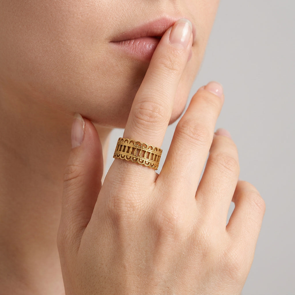 Heavy Craft Hollow Out Design Stainless Steel Ring For Women, Light Luxury Exquisite Fashion High-End Vacuum Plating Hand Jewelry
