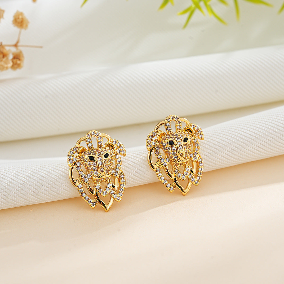High-end Cute Little Bear Animal Stud Earrings, Made Of Copper