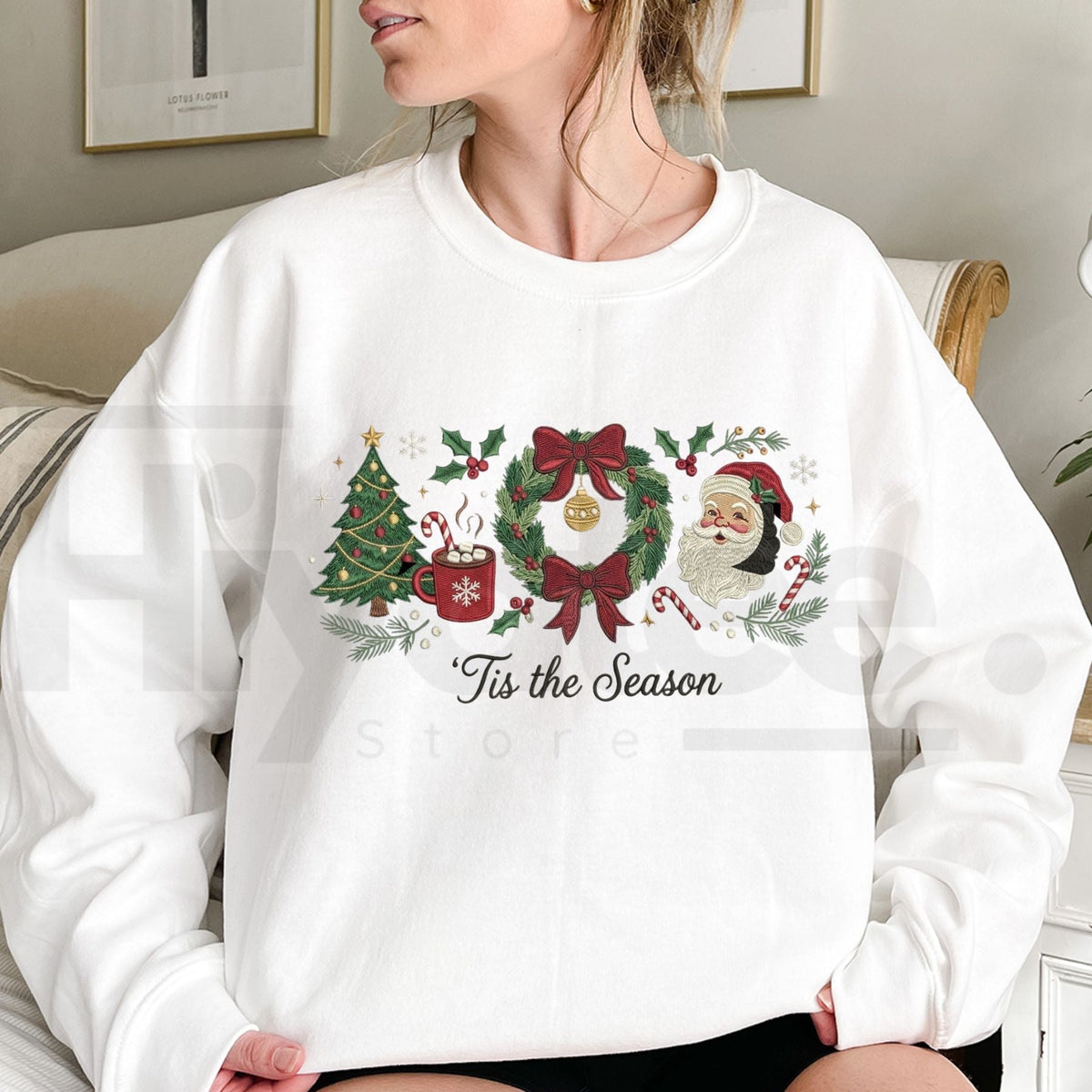 Christmas Gingham Sweatshirt – 'Tis the Season Embroidered Santa Wreath Tree Crewneck, Cozy Holiday Festive Pullover