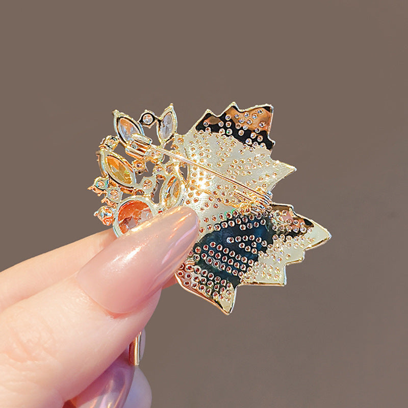 High-end Vintage Hollow-out Crystal Brooch