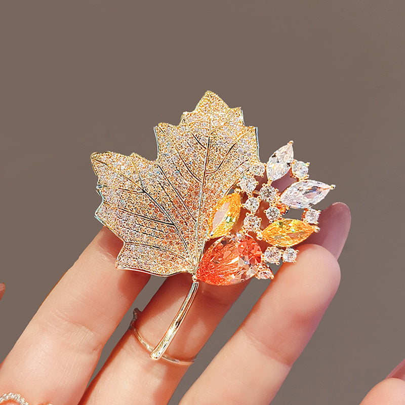 High-end Vintage Hollow-out Crystal Brooch