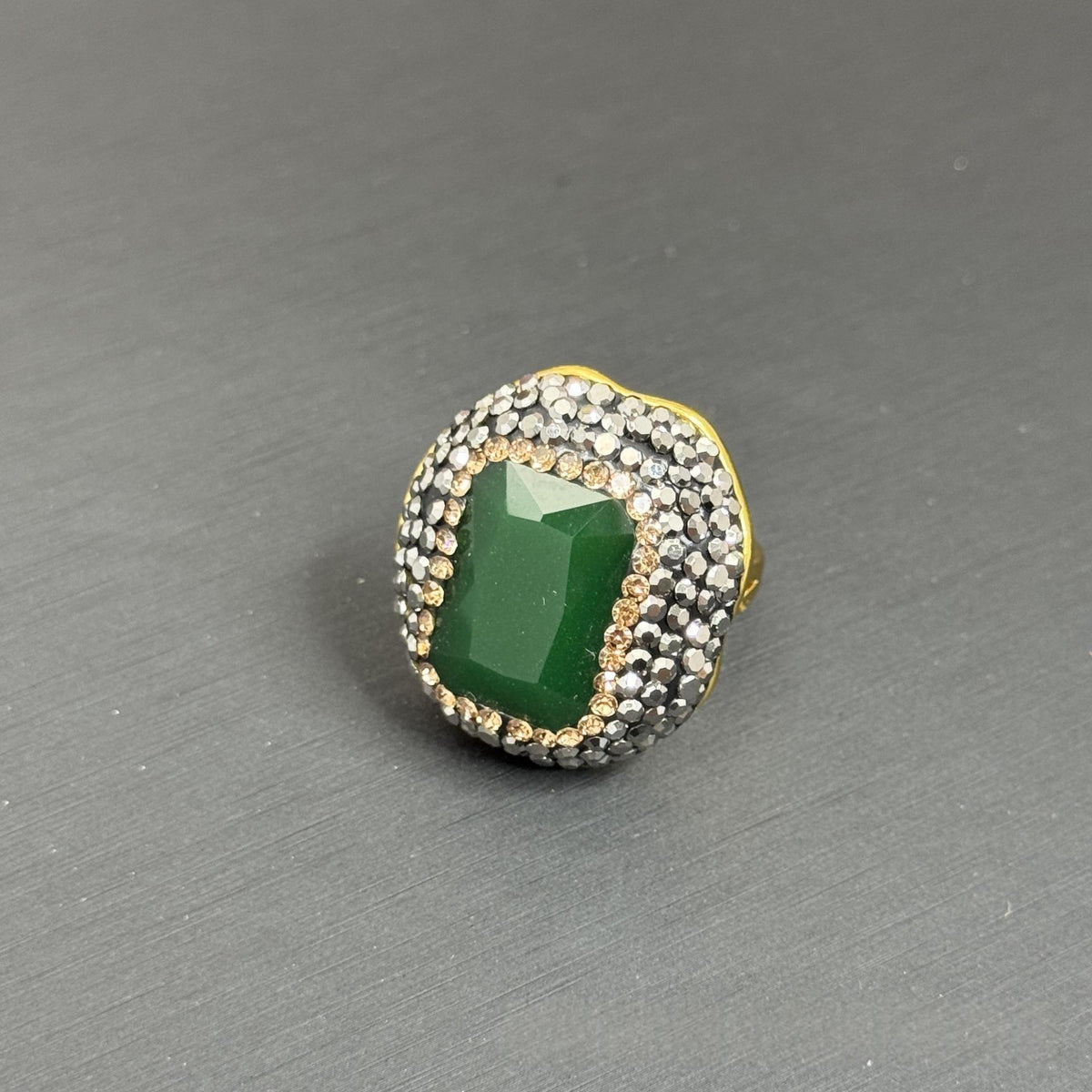 Fashionable Handmade Gemstone-studded Full-diamond Ring