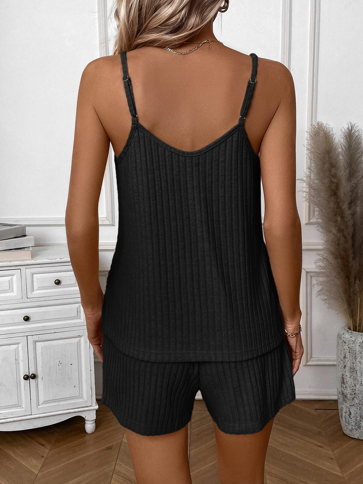 SweatyRocks Women's Summer Casual 2 Piece Ribbed Shorts Sets Cami Top and Shorts with Pockets Women Outfits Black Medium