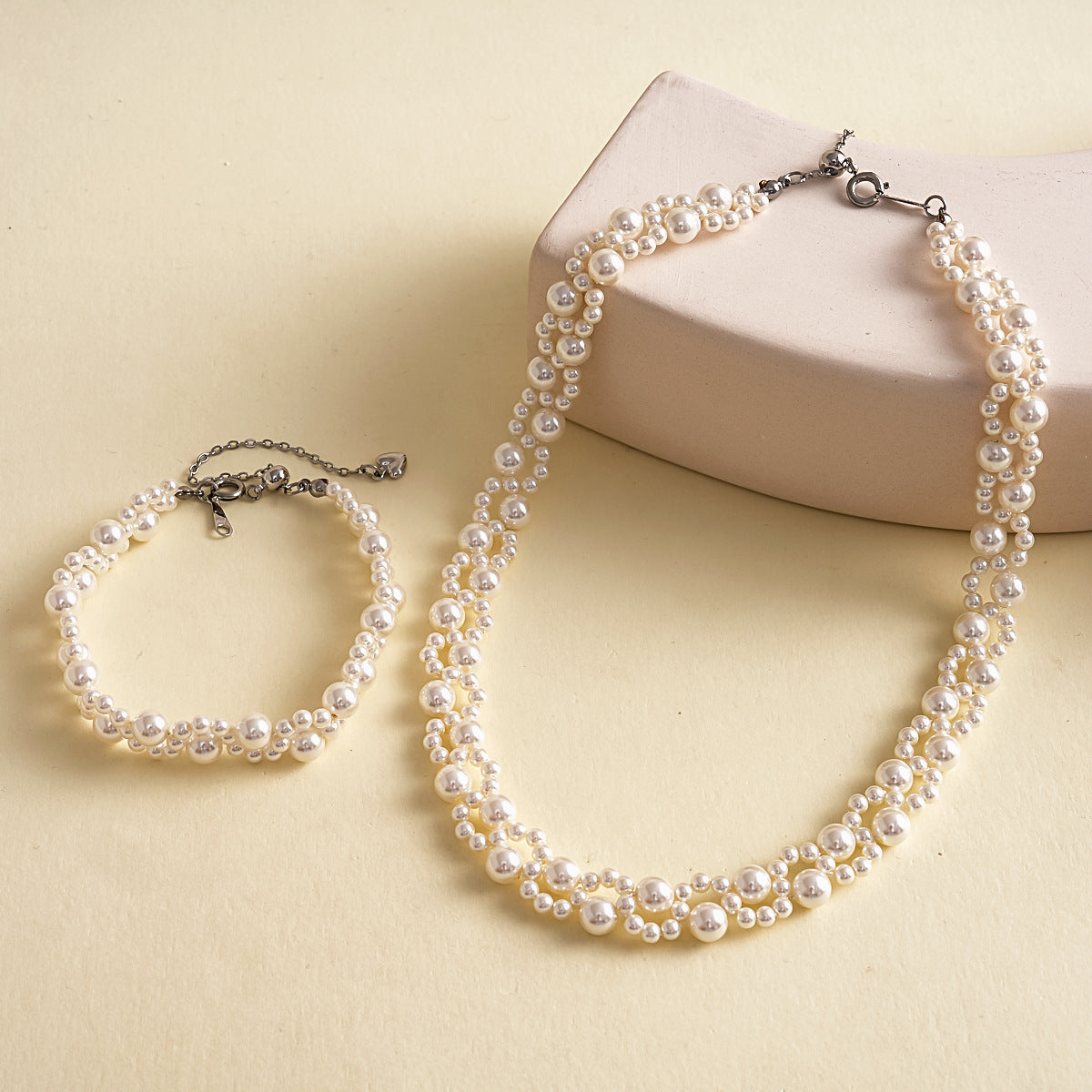 Retro Pearl Beaded Round Geometric Necklace For Women