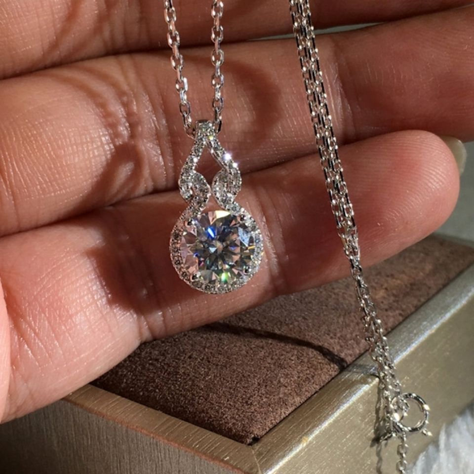 Douyin Popular 2-Carat Moissanite Gourd Pendant Classic Four-Claw Round Diamond Necklace Clavicle Chain For Women
