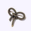 Fashionable Twisted Cable-Knit Heart-Shaped Brooch