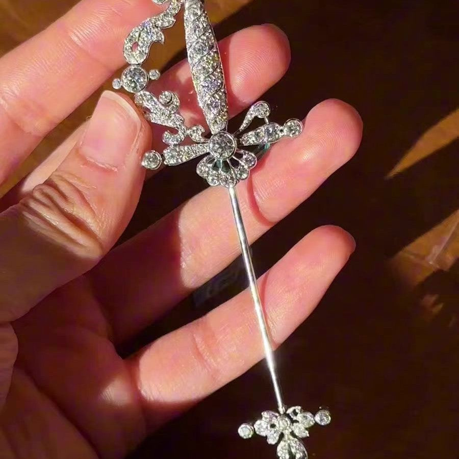 Exquisite Vintage Full Diamond Sword Brooch