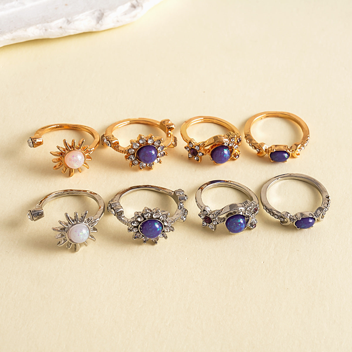 Vintage Metal And Resin Diamond-studded Flower Open Ring