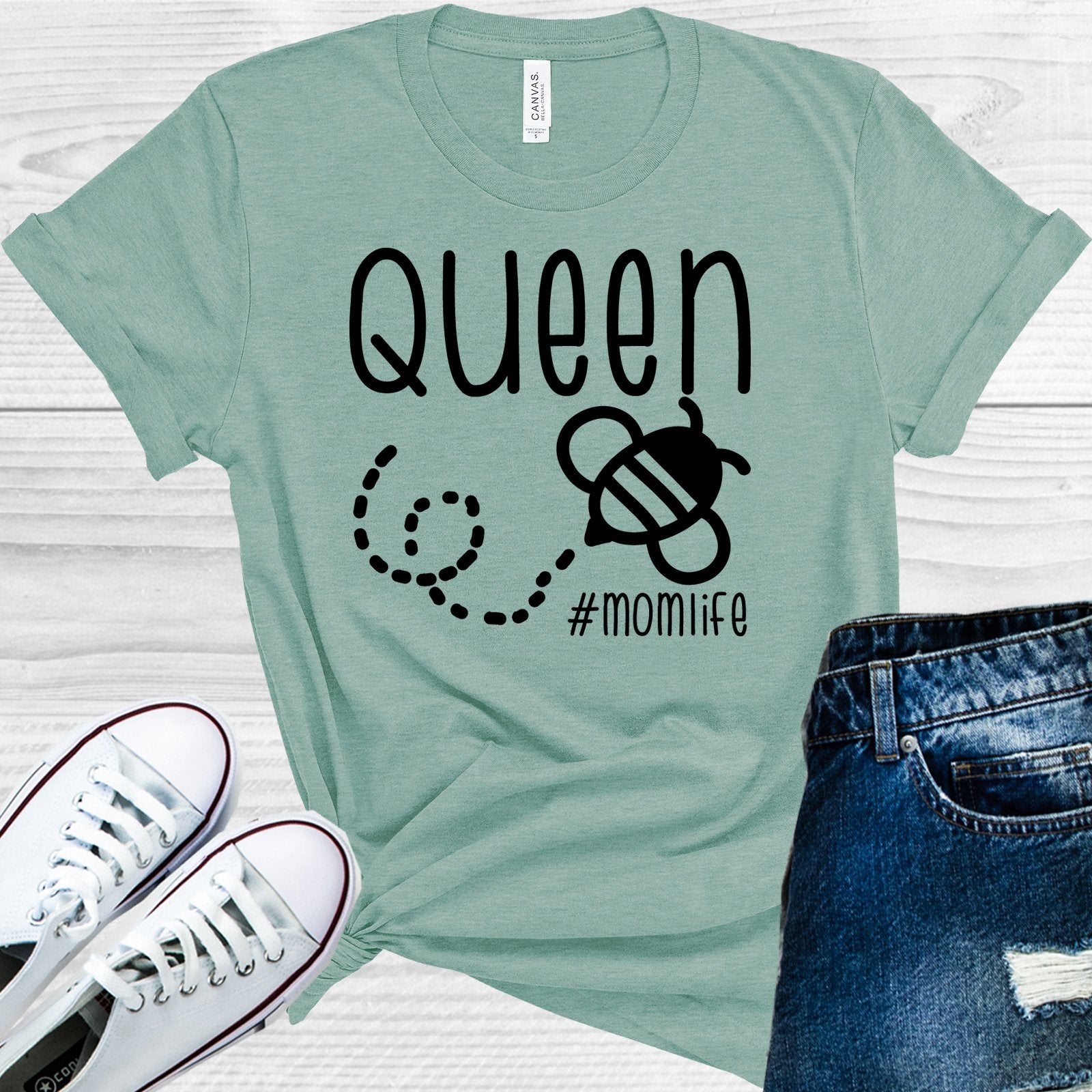 Queen Bee #momlife Graphic Tee