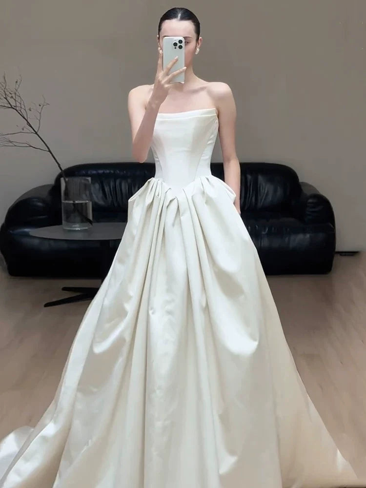 French Vintage Bridal Wedding Dress Sweetheart Satin Train White