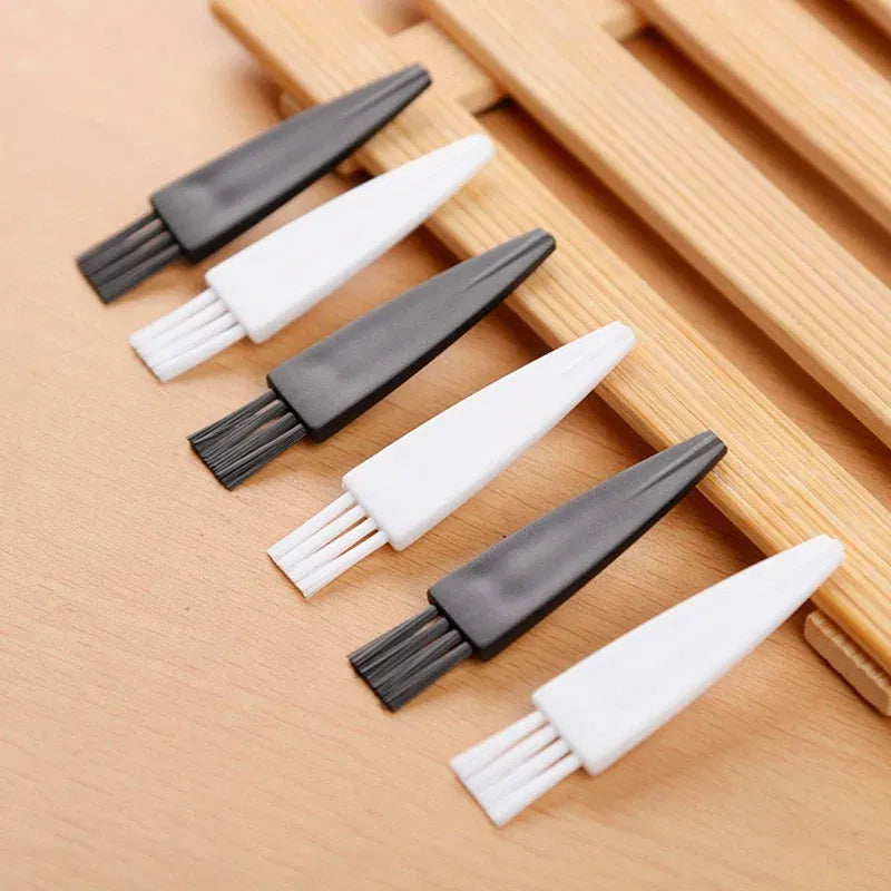 Color: WHITE - 20pcs Mini Brushes Cleaning Dust Remover Anti Static Nylon Bristles PP Handle Portable Tool PC Keyboards Phone Electronic Device