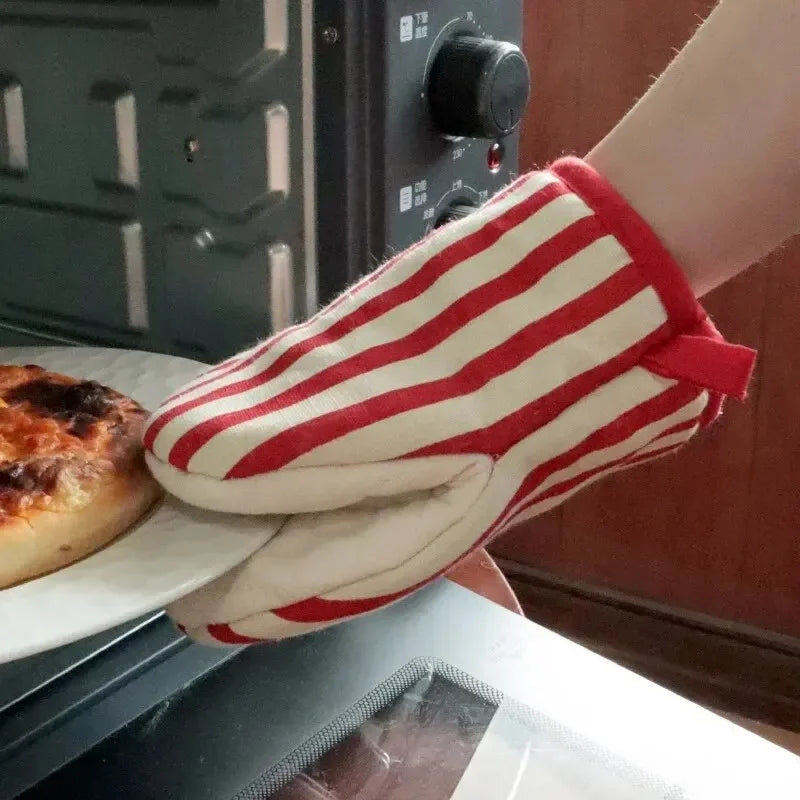 Polka Dot Heat Resistant Oven Mitts | Japanese Style Microwave Safe Kitchen Gloves