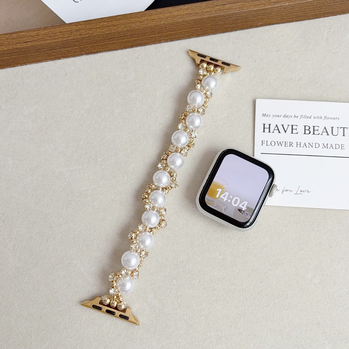 Exquisite French-style IWatch 10 Strap With Sparkling Diamond And Pearl Bracelet