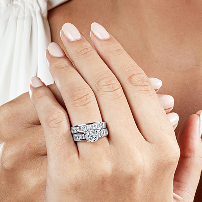 Fashionable Diamond-studded Couple Rings
