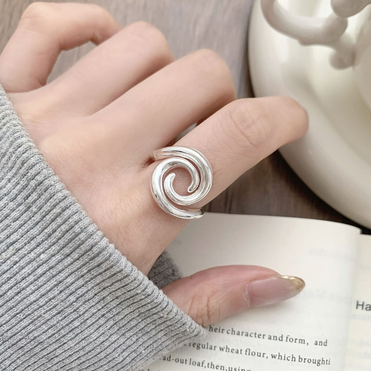 Women Minimalist Line Circle Open Ring, Geometric Cold Tone Exquisite Cross Border Adjustable Index Finger Ring, Trendy Influencer Finger Jewelry