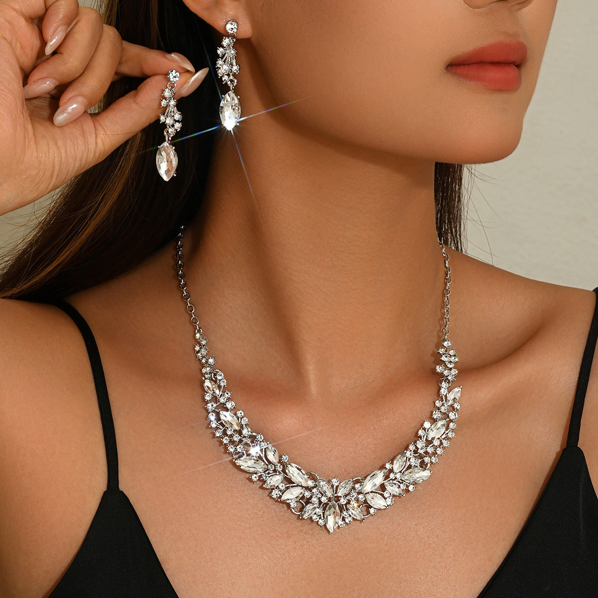 Vintage Flower Alloy Necklace Earrings 2Pcs Set Bridal Women Jewelry Set For Wedding Banquet Evening Occasions