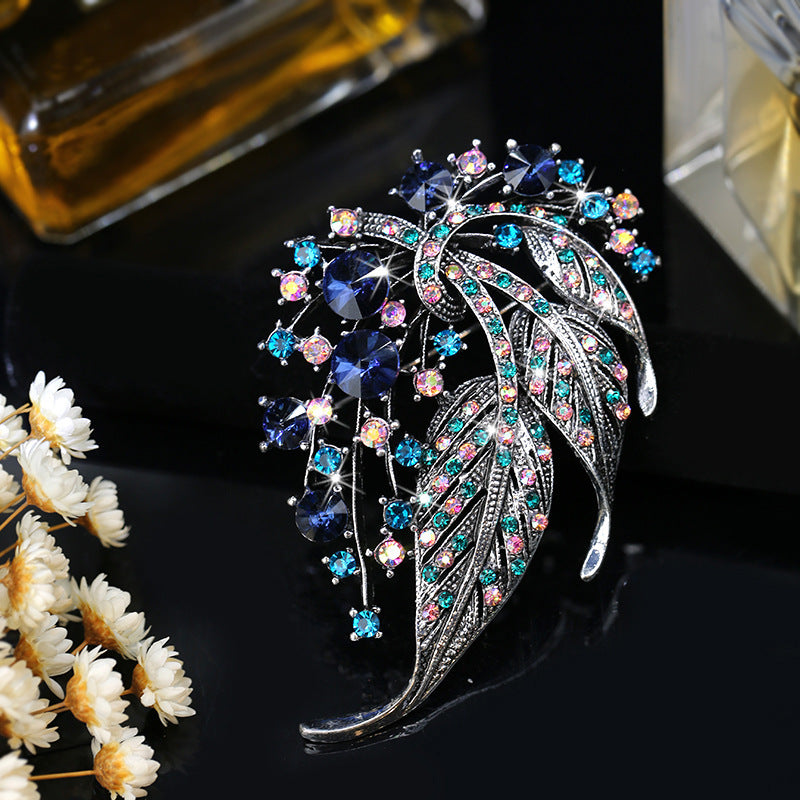 Multicolor Hollow-Out Leaf Brooch For WomenElegant And Striking