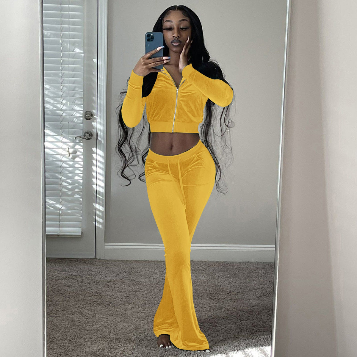 European And American Women's Clothing Autumn And Winter New Set, Two-Piece Crop Top Set For Women, Casual Sports Commuter Style, Flared Pants, Short Style