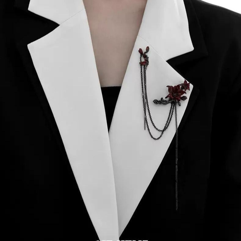 Retro Gothic-style Skull And Rose Brooch