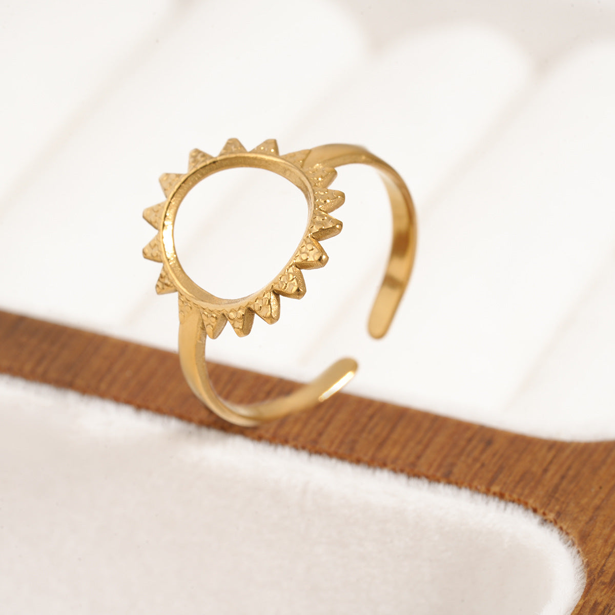 New Unique Minimalist Sun Design Stainless Steel Ring For Women, Plain Band Non Tarnish Ring, Hot Selling In Europe & America, Factory Direct Supply
