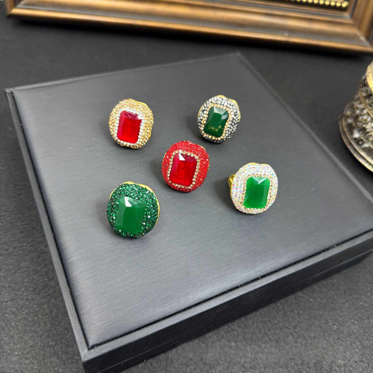 Fashionable Handmade Gemstone-studded Full-diamond Ring