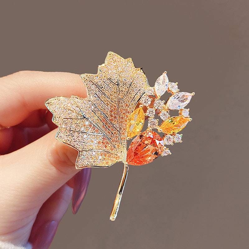 High-end Vintage Hollow-out Crystal Brooch