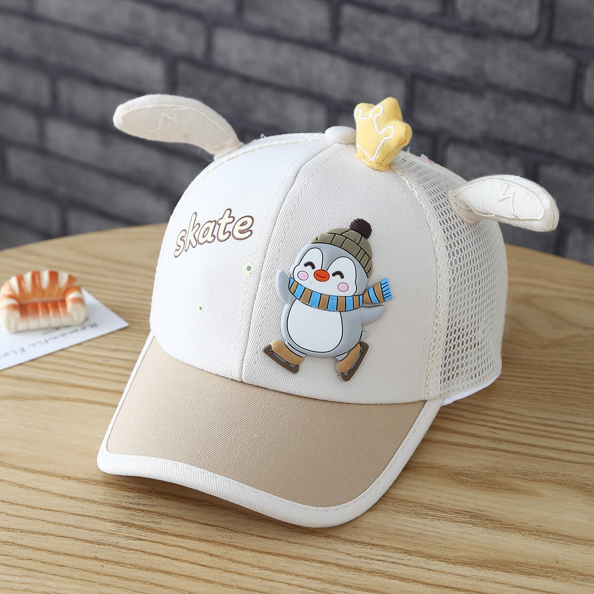 Spring And Summer Cute Little Penguin Net-silk Fashion Baseball Cap For Boys And Girls. Suitable For Babies To Play Outdoors. Provides Shade And Sun Protection.