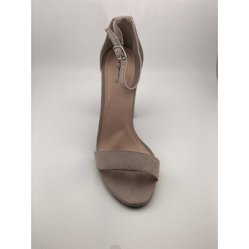 Qupid Women's Single Sole Sandal with Chunky Heel Heeled